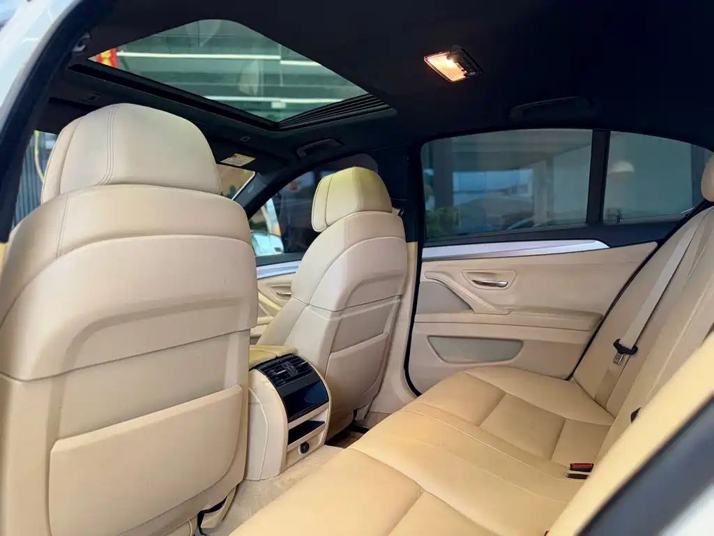 BMW 5 Series (Import) — миниатюра 11