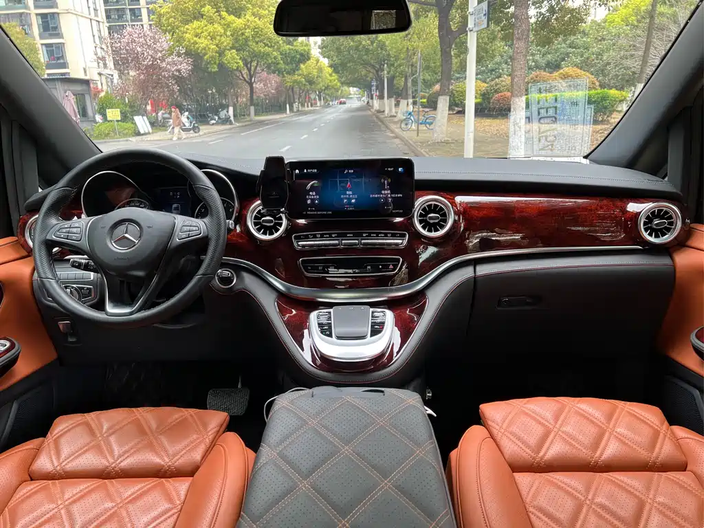 Mercedes-Benz V-Class V 2022 V 260 L Luxury