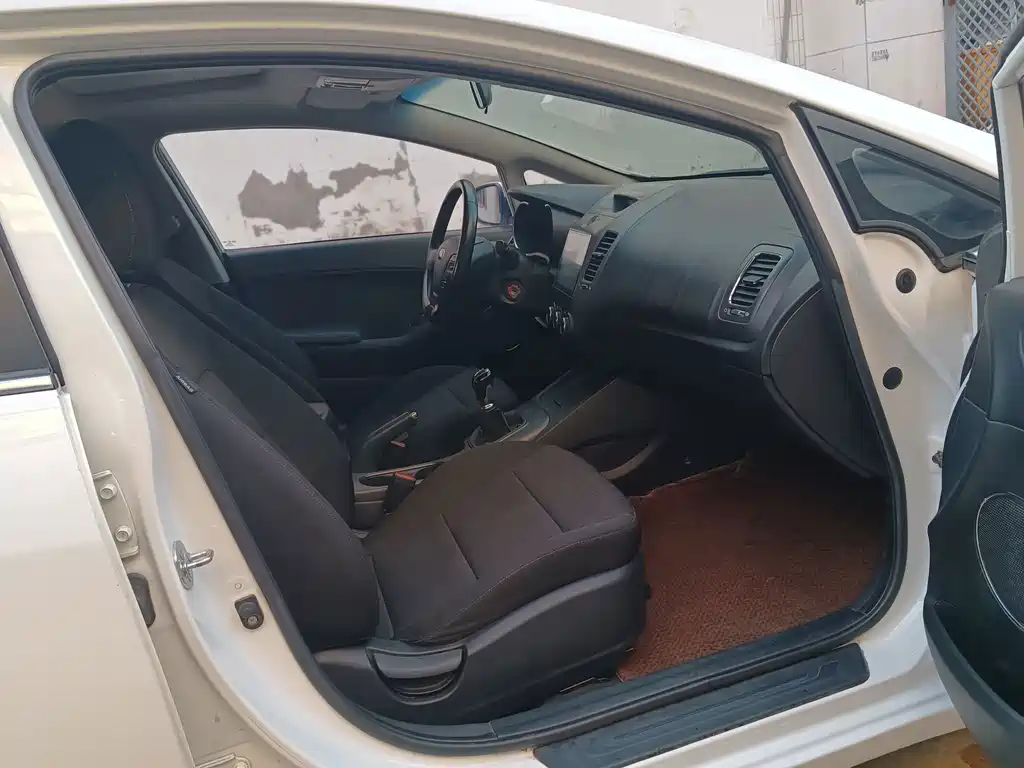 Kia K3 — миниатюра 10