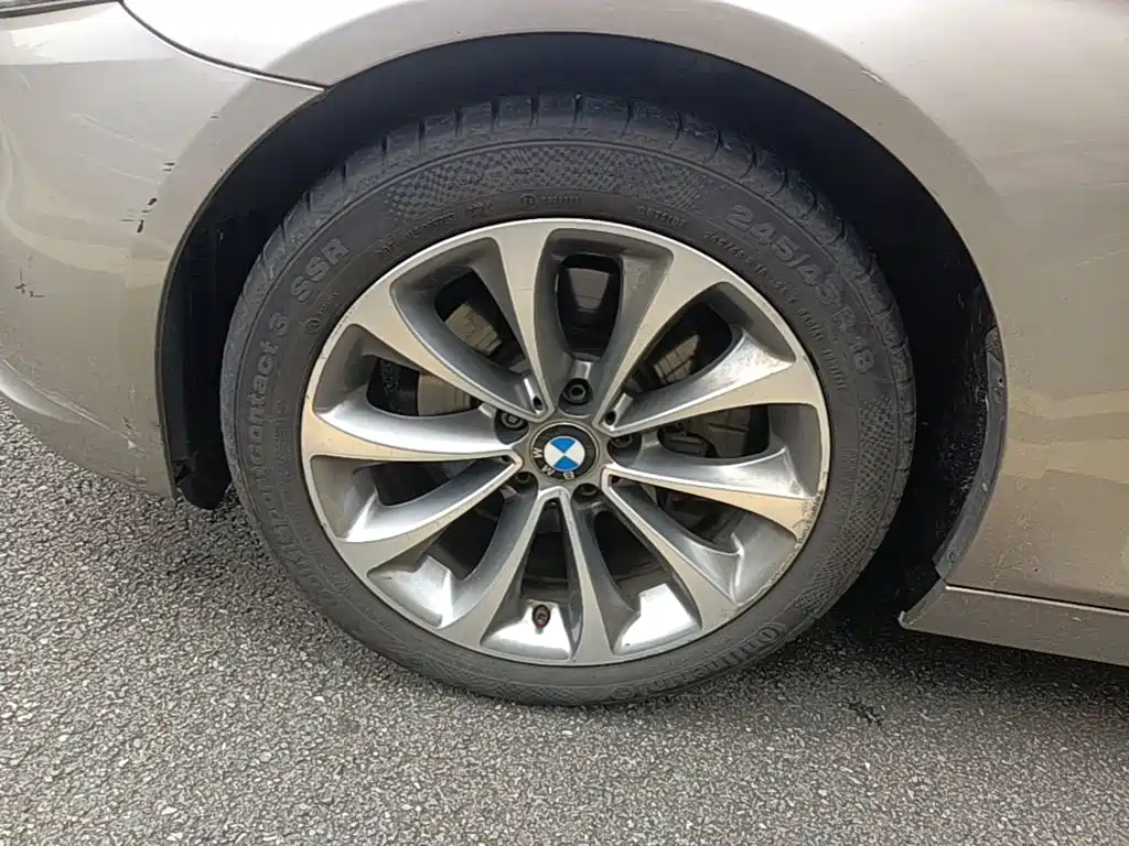 BMW 5 Series — миниатюра 23