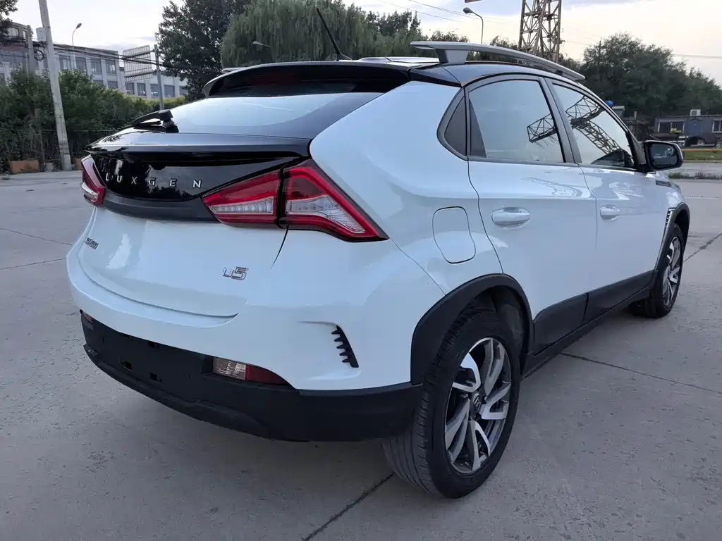 Luxgen U5 SUV — миниатюра 7