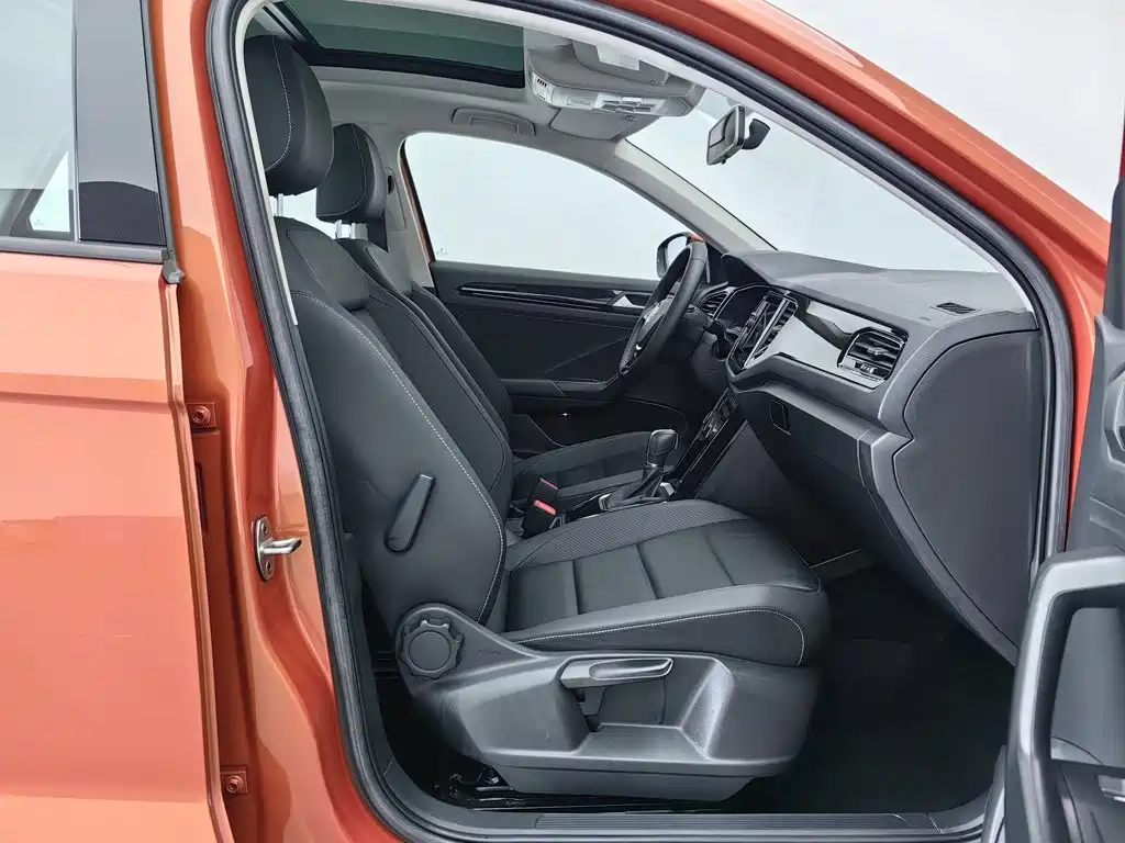 Volkswagen T-Roc — миниатюра 23