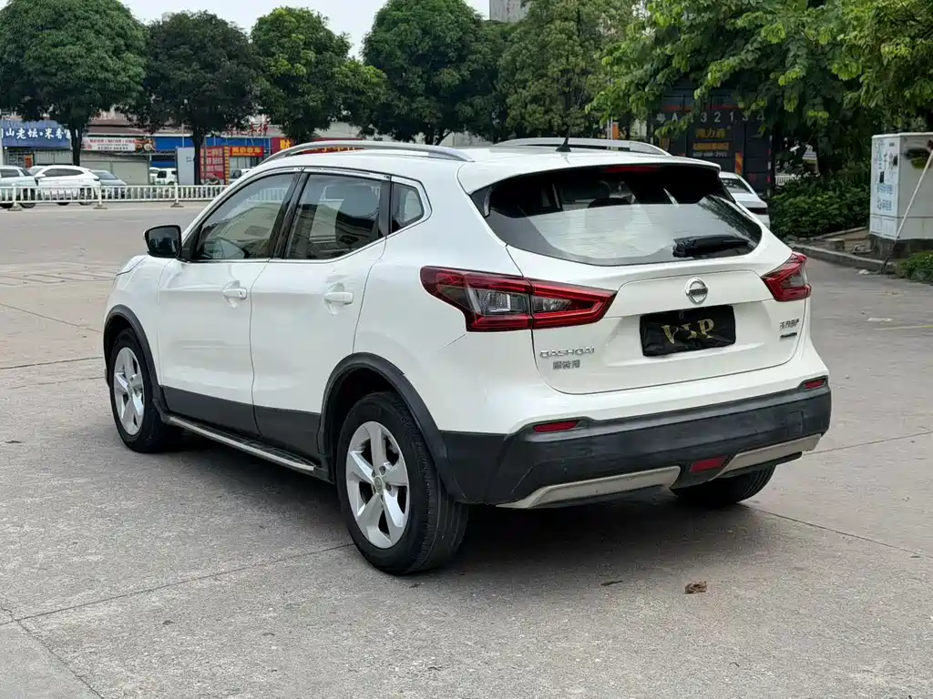 Nissan Qashqai — миниатюра 6