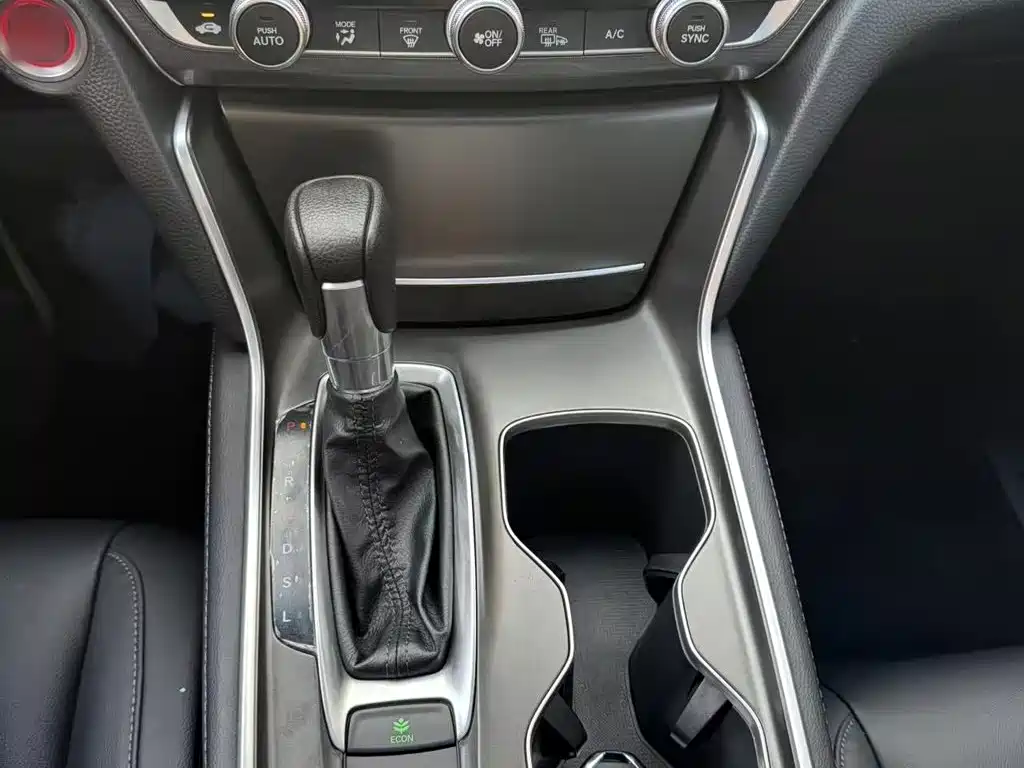 Honda Accord — миниатюра 18