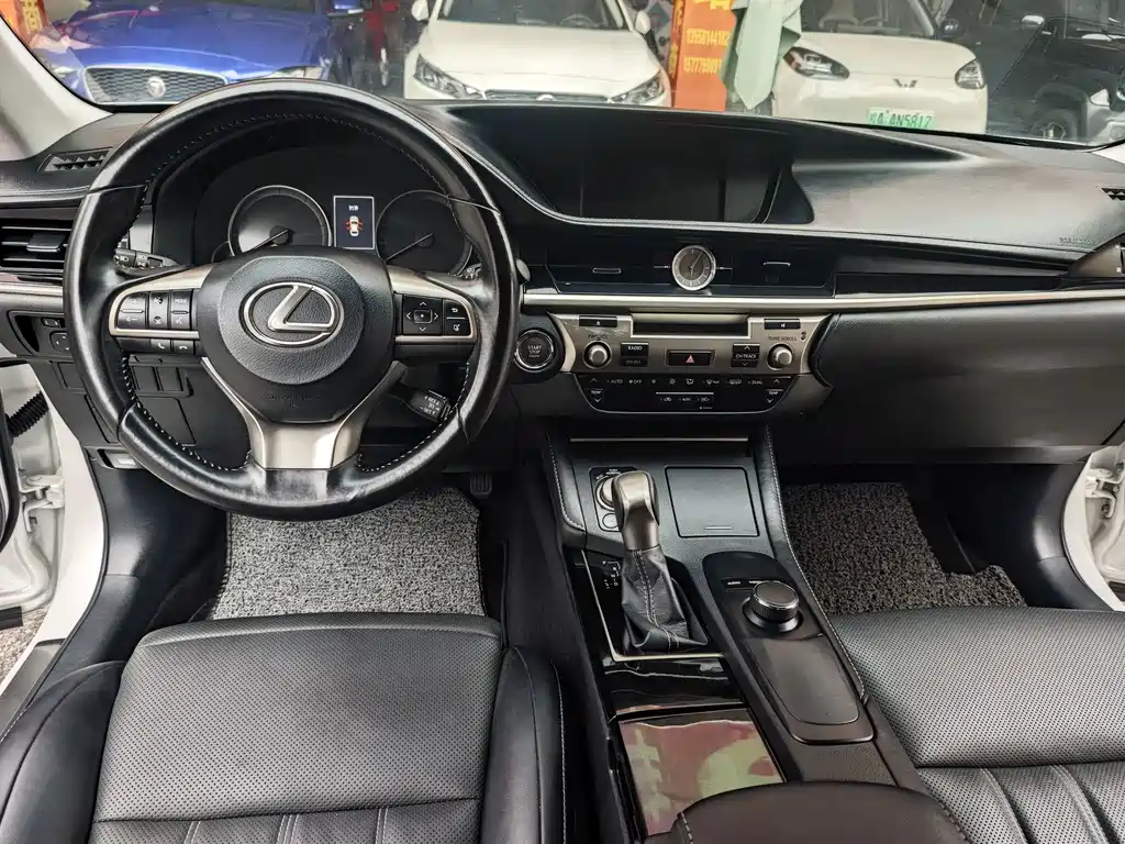 Lexus ES — миниатюра 13