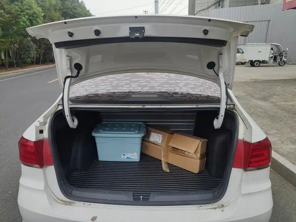 Volkswagen Santana — миниатюра 16