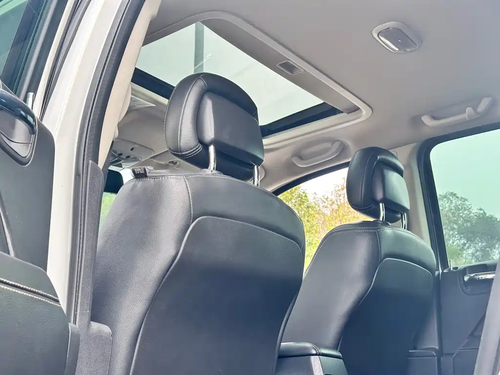 Jeep Compass (Import) — миниатюра 30