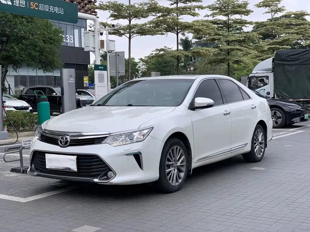Toyota Camry 2016