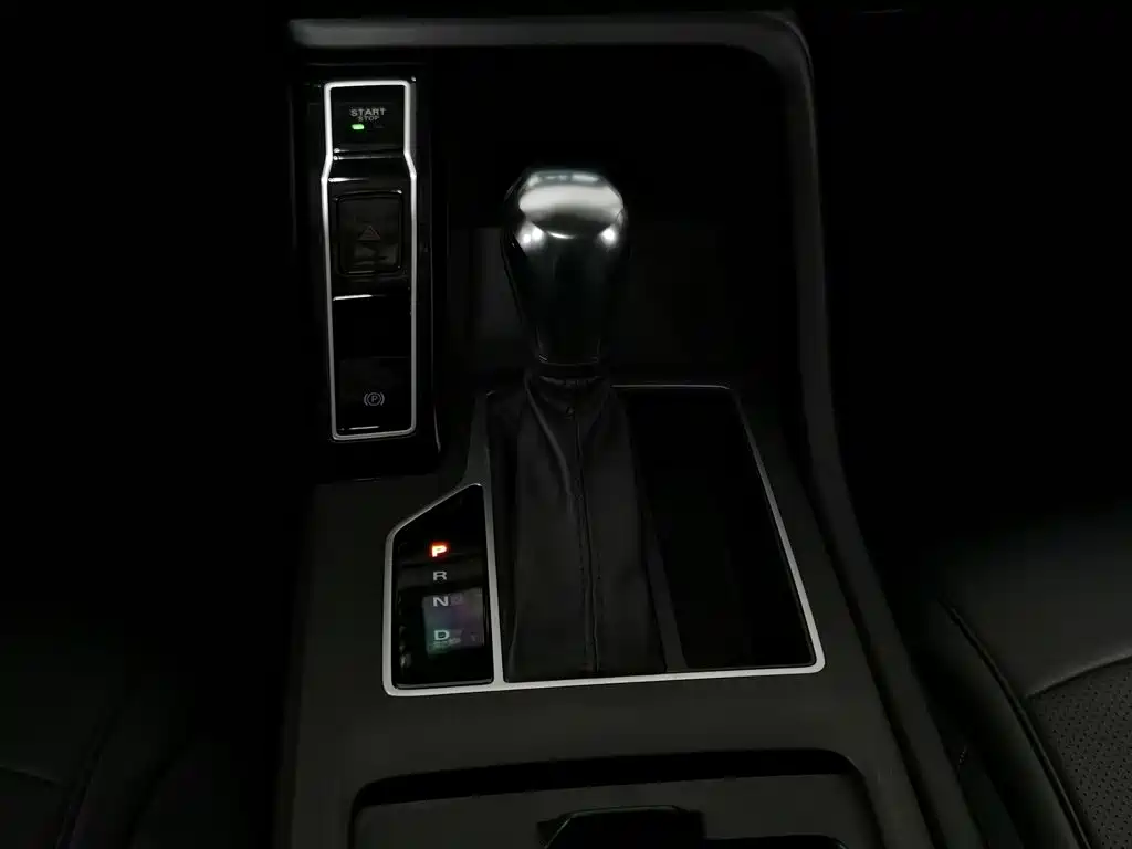 Roewe i5 — миниатюра 13