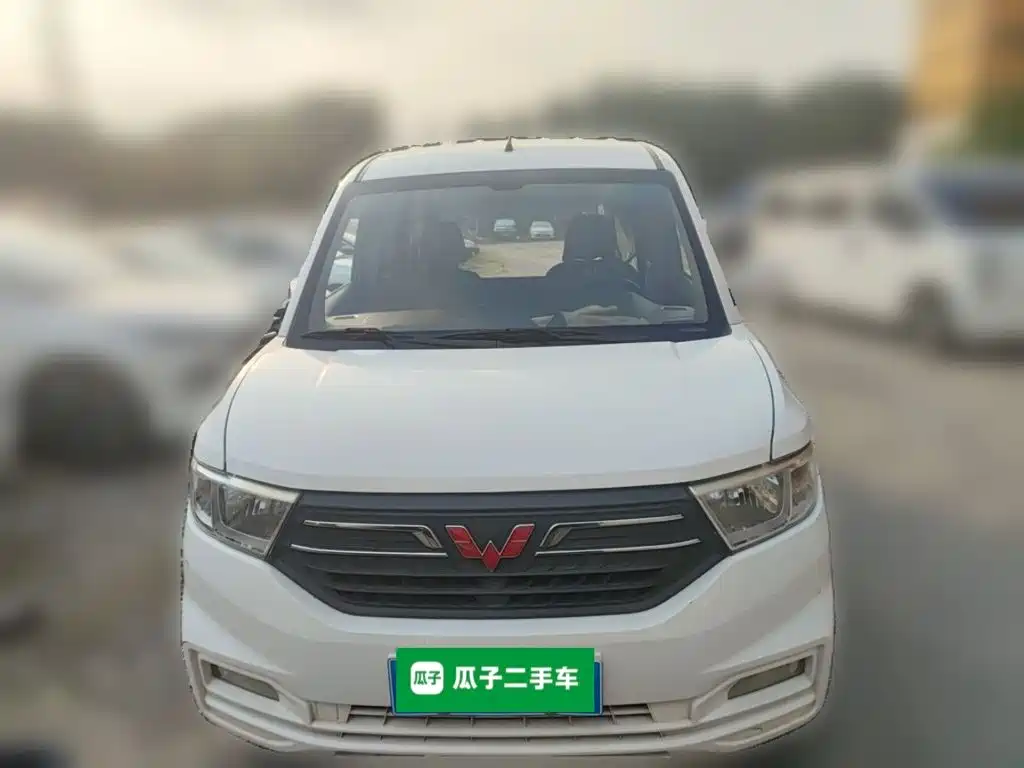 Wuling Hongguang V — миниатюра 2