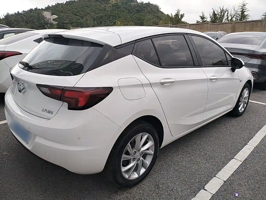 Buick Verano — миниатюра 7