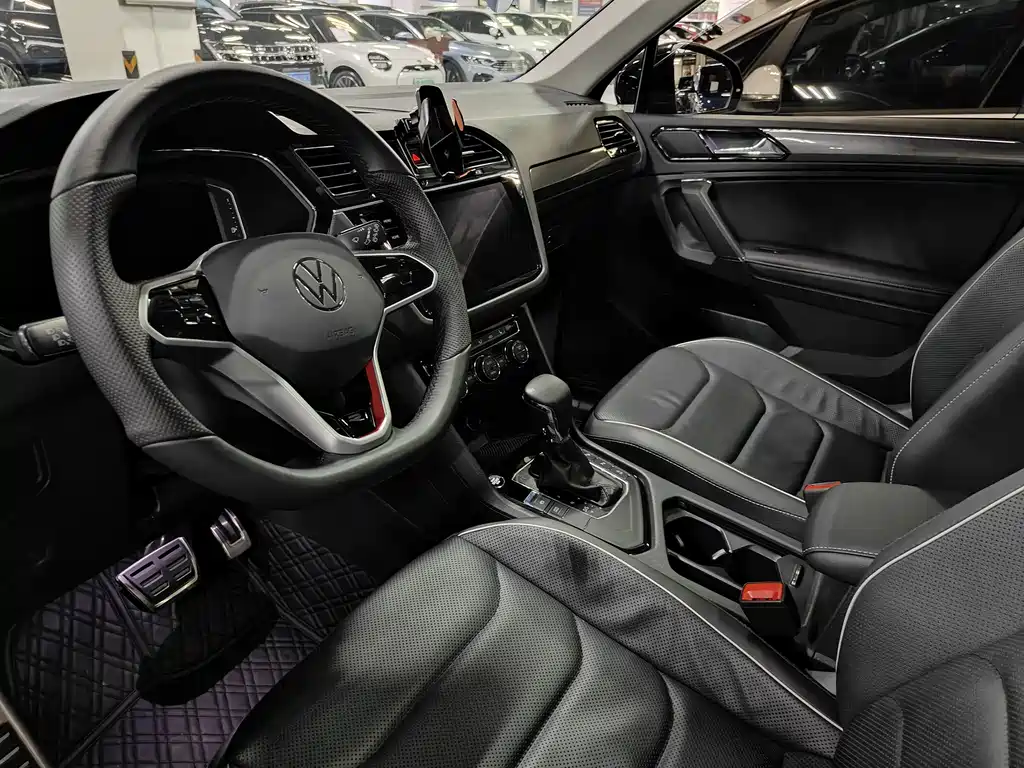 Volkswagen Tiguan L — миниатюра 14