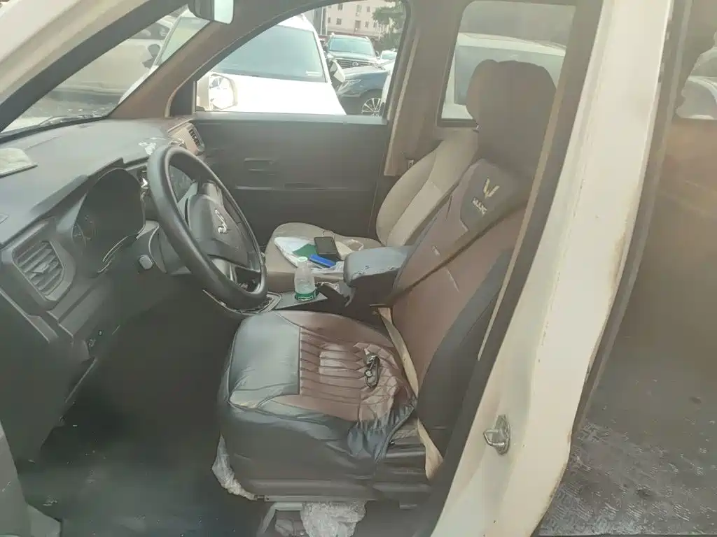 Wuling Hongguang V — миниатюра 11