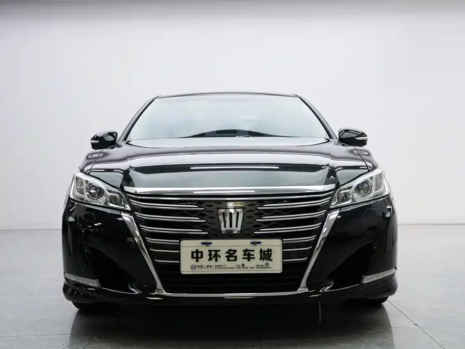 Toyota Crown — миниатюра 4