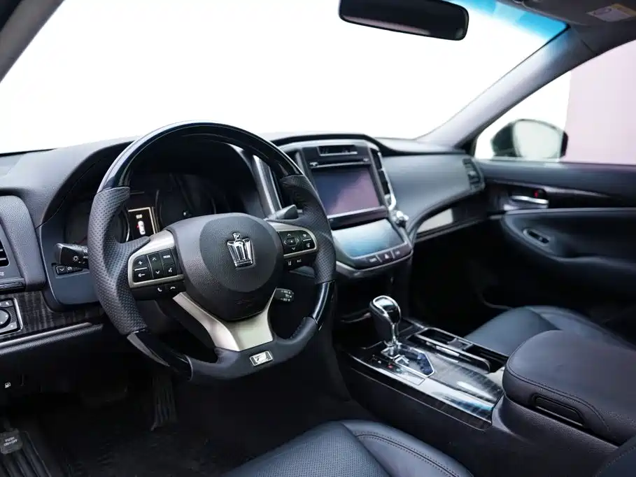 Toyota Crown — миниатюра 6
