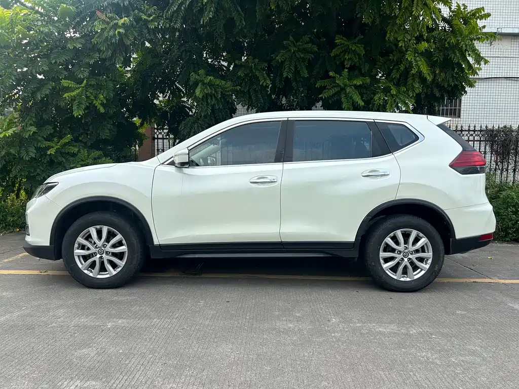 Nissan X-Trail — миниатюра 4