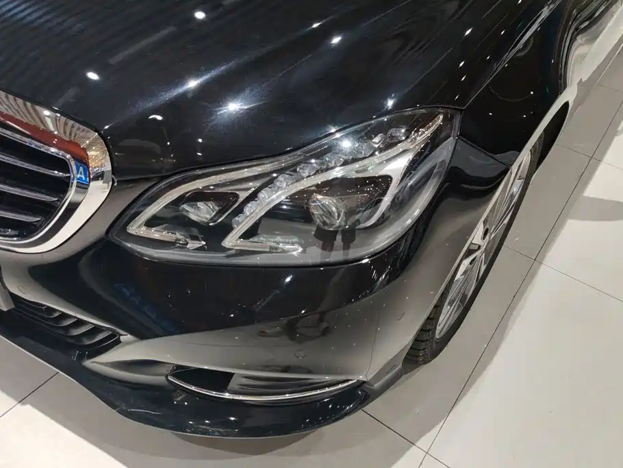 Mercedes-Benz E-Class — миниатюра 5