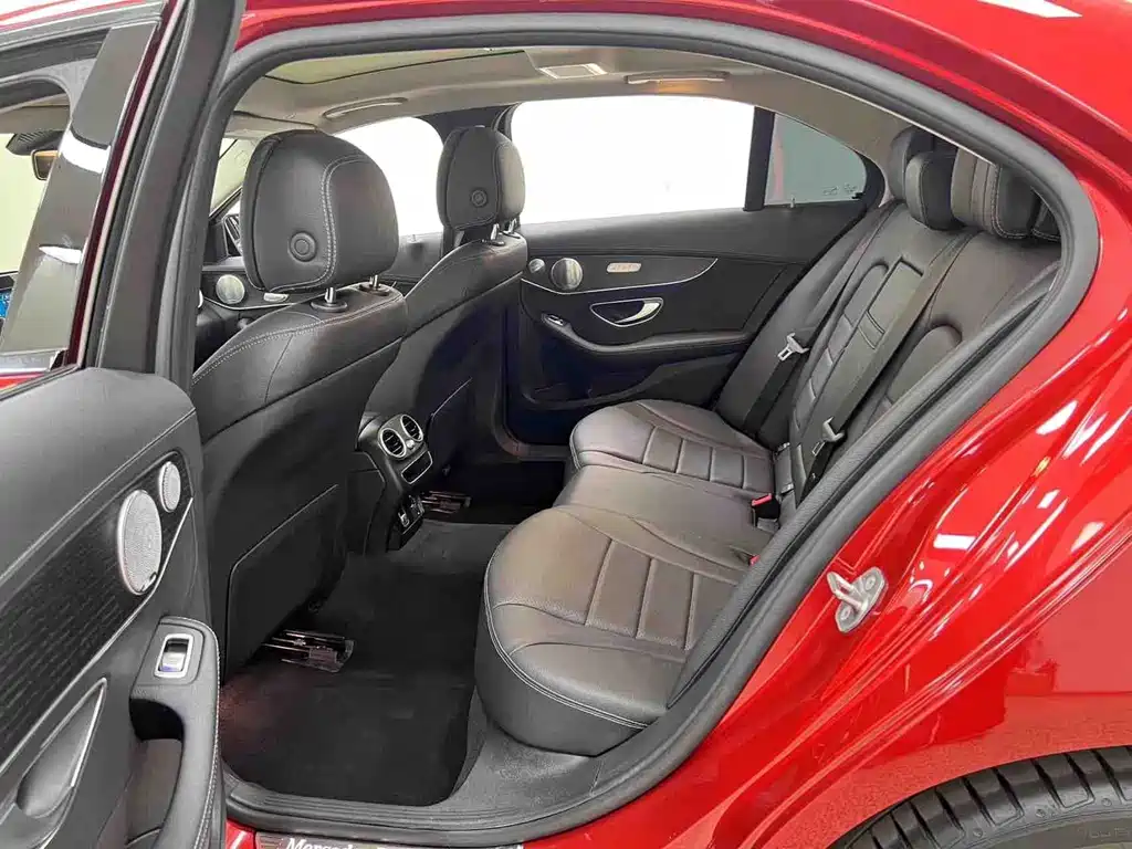 Mercedes-Benz C-Class — миниатюра 11