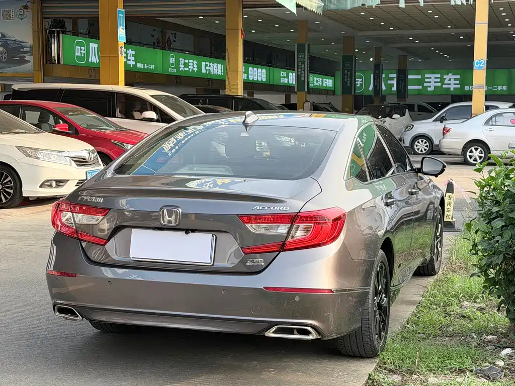 Honda Accord — миниатюра 11