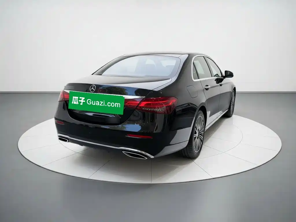 Mercedes-Benz E-Class — миниатюра 6