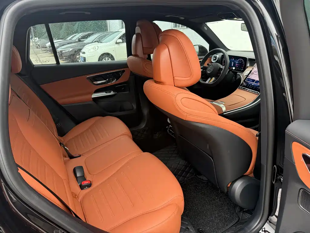 Mercedes-Benz GLC 2025 GLC 300 L 4MATIC 5 мест