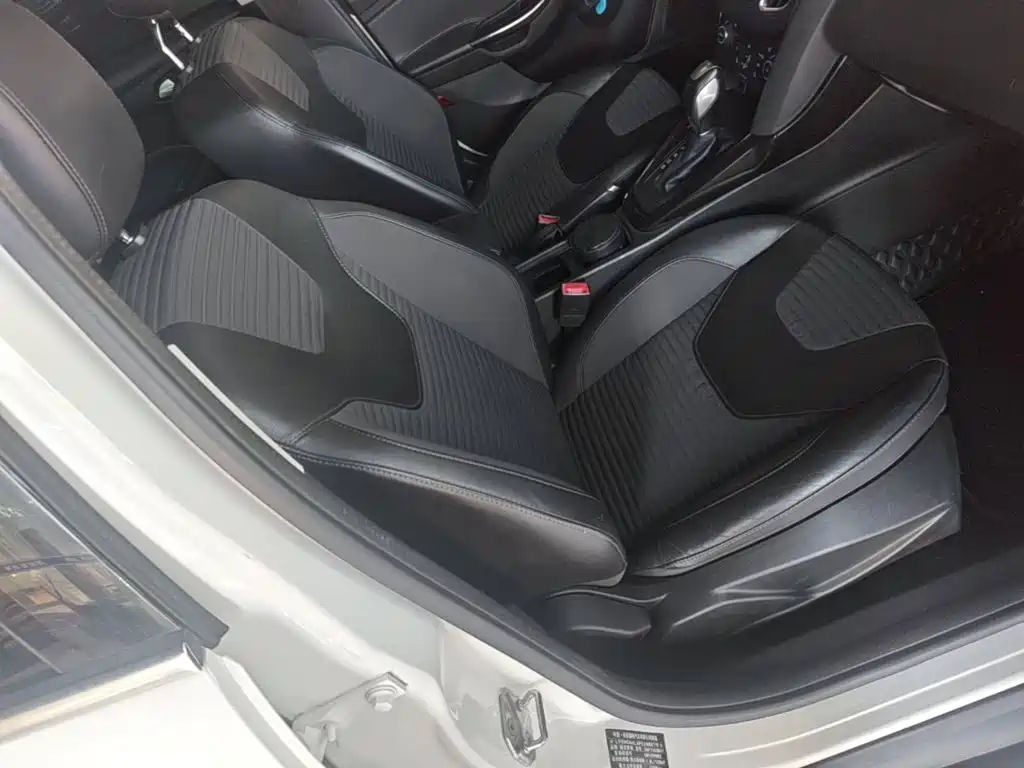 Ford Focus — миниатюра 25