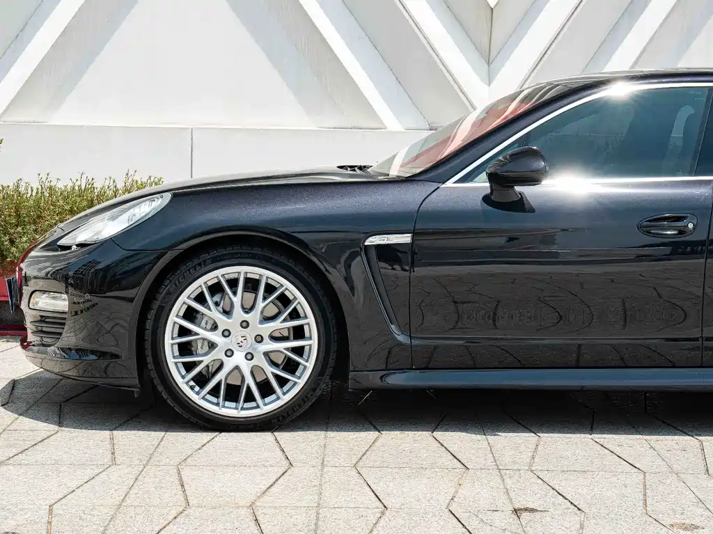Porsche Panamera 2010 Panamera S 4.8L