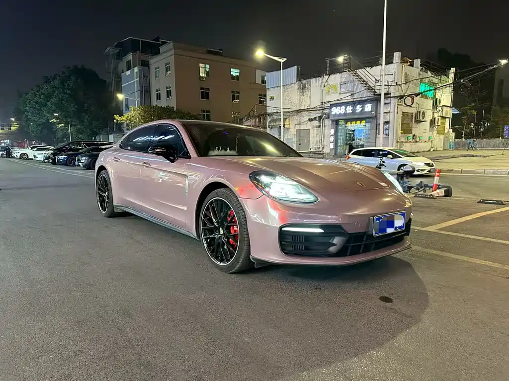 PORSCHE PANAMERA