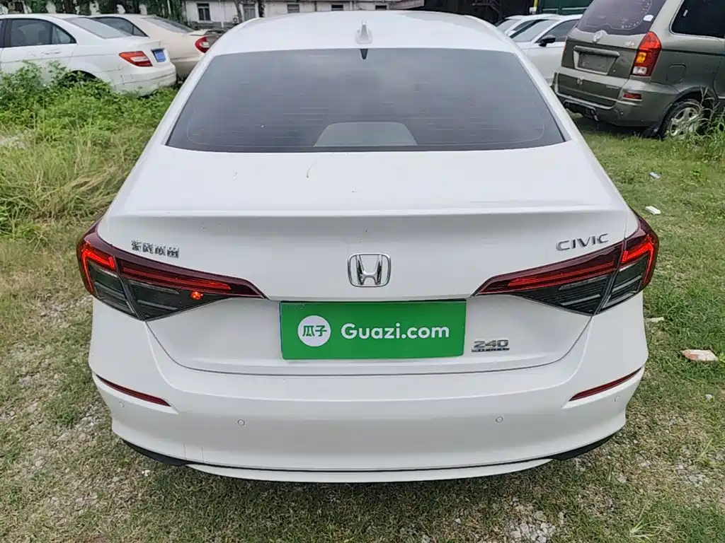 Honda Civic 2025 240TURBO CVT Plus