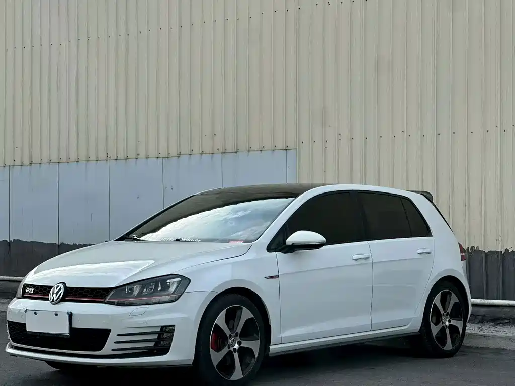 Volkswagen Golf GTI