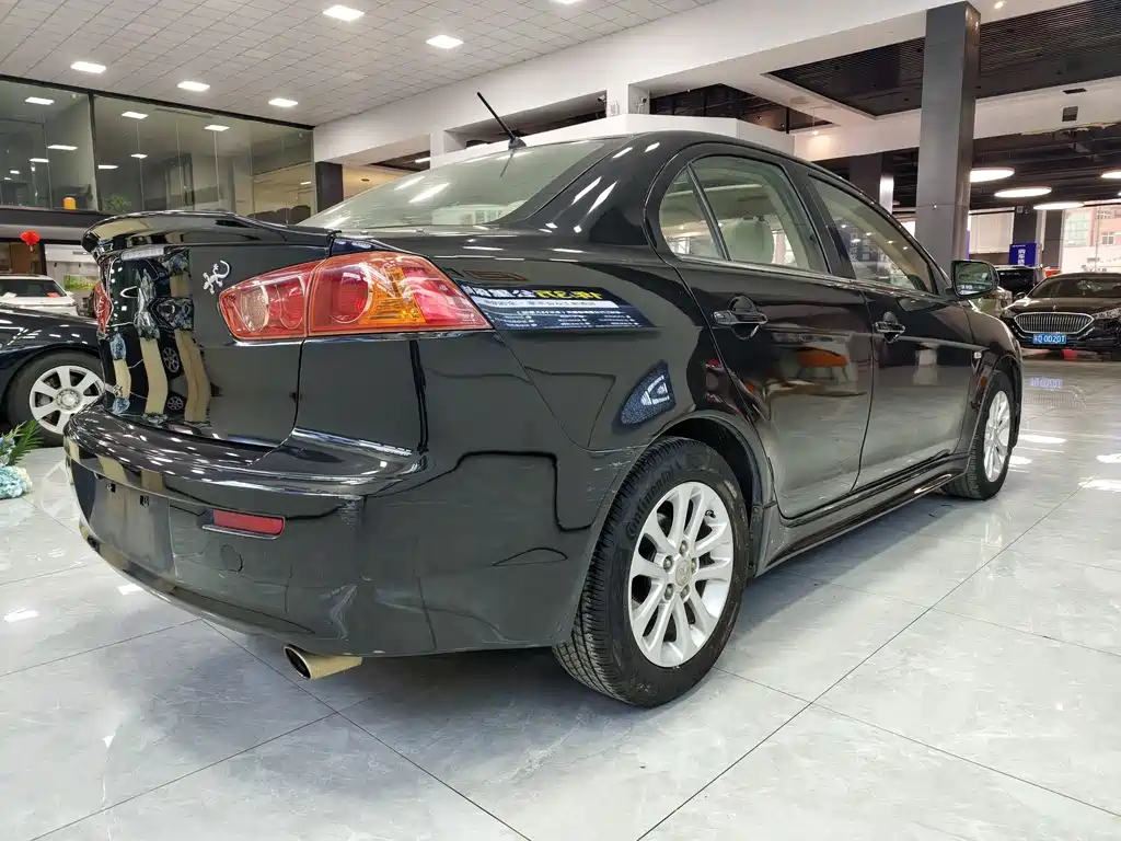 Mitsubishi Lancer EX — миниатюра 8
