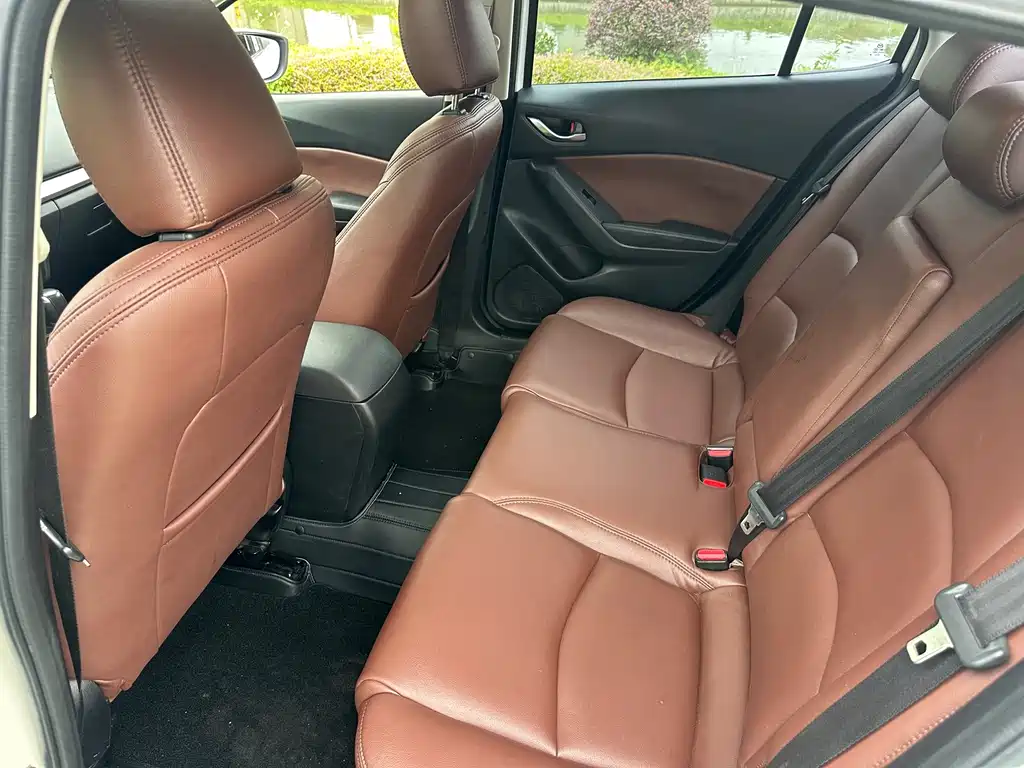 Mazda 3 Axela — миниатюра 11