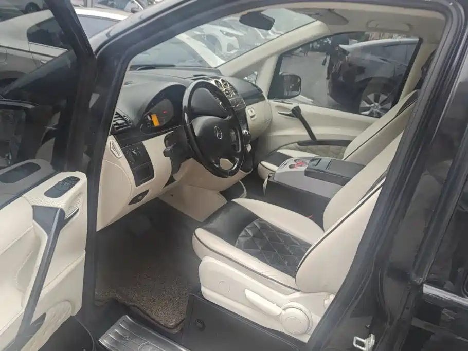 Mercedes-Benz Vito — миниатюра 9