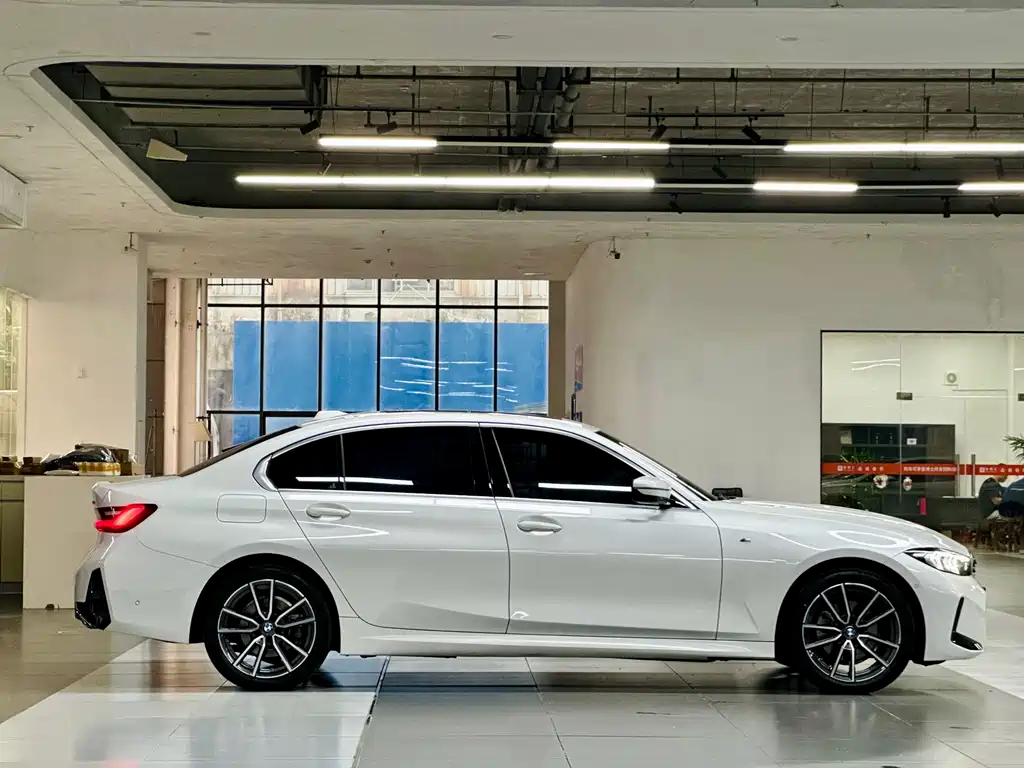 BMW 3 Series — миниатюра 8