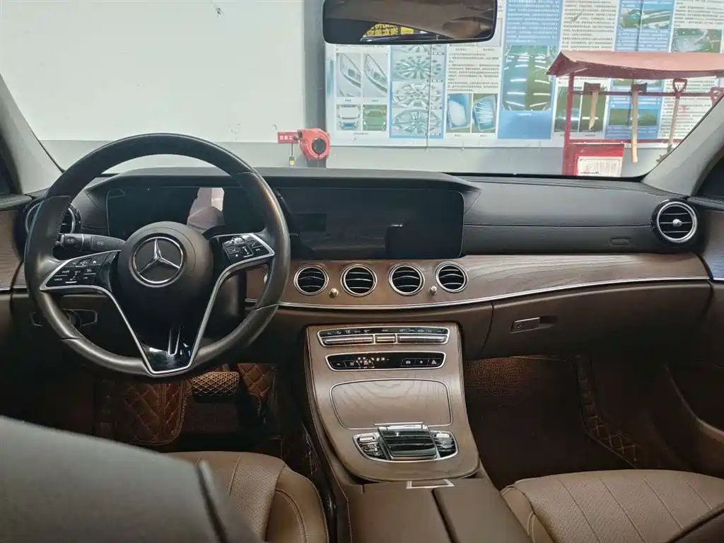 Mercedes-Benz E-Class — миниатюра 8