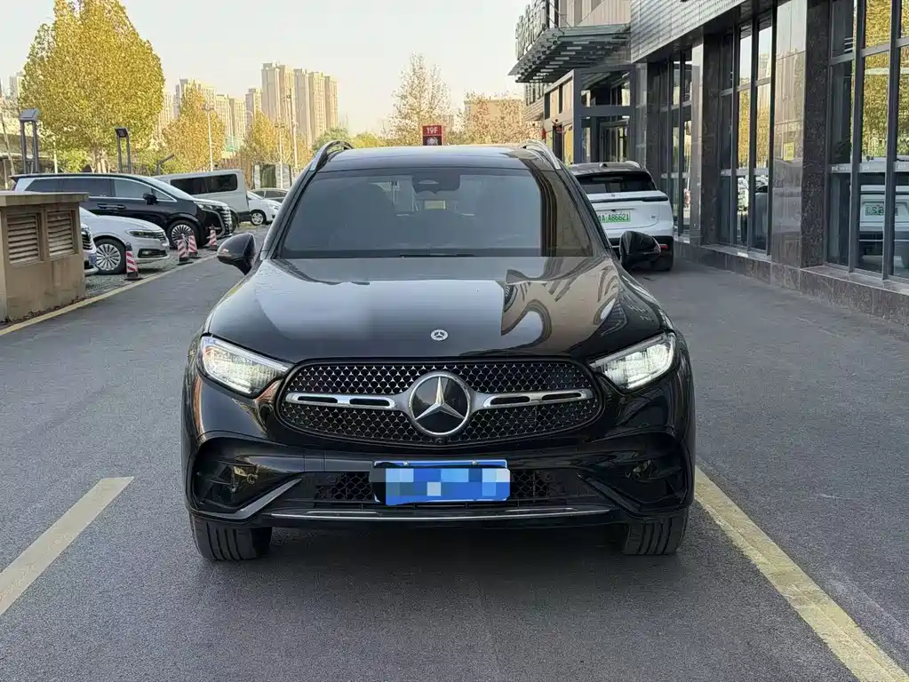 MERCEDES-BENZ GLC