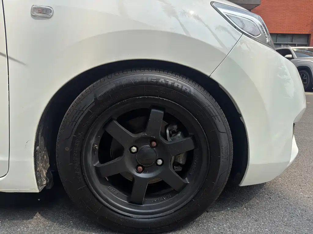 Honda Fit — миниатюра 8