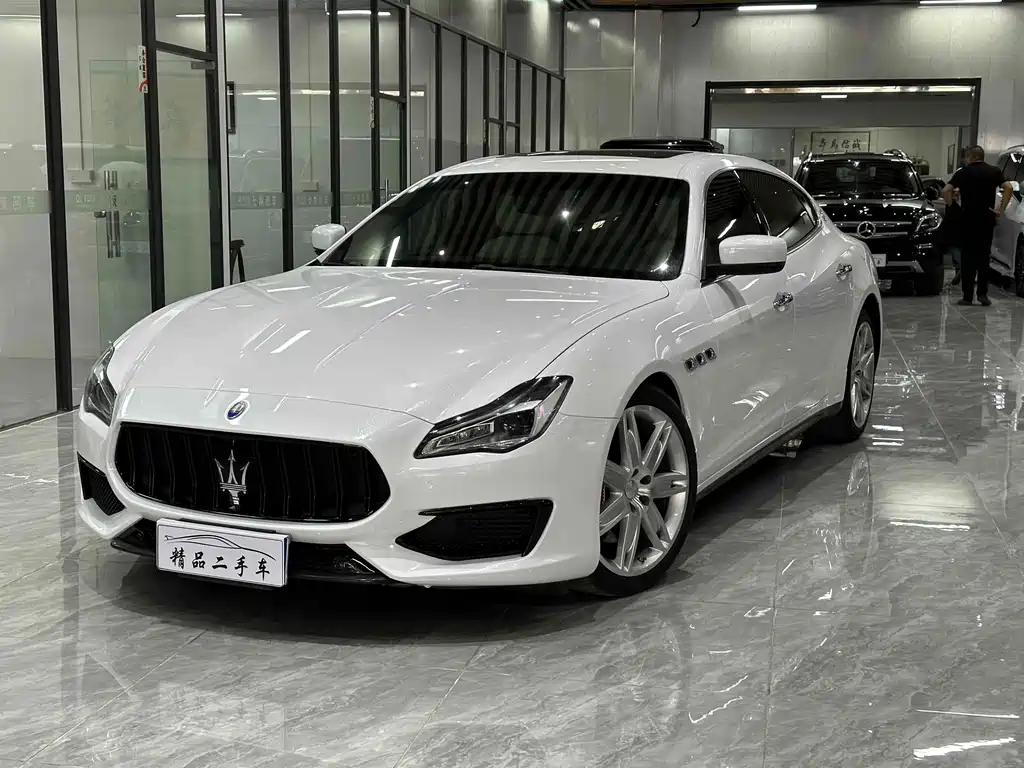 Maserati Quattroporte 2015