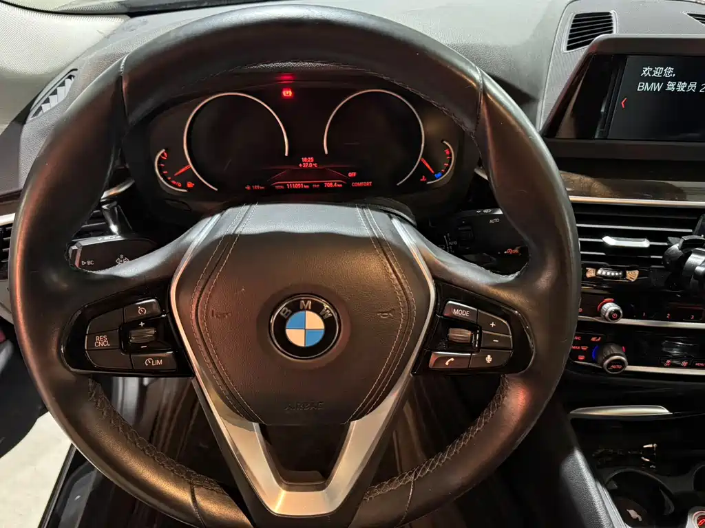 BMW 5 Series — миниатюра 7