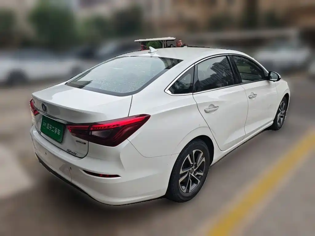 Changan Eado — миниатюра 4