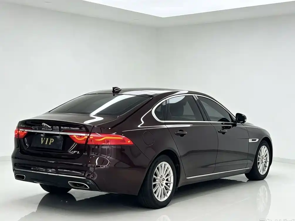 Jaguar XFL — миниатюра 7