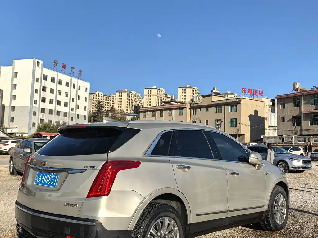 CADILLAC XT5
