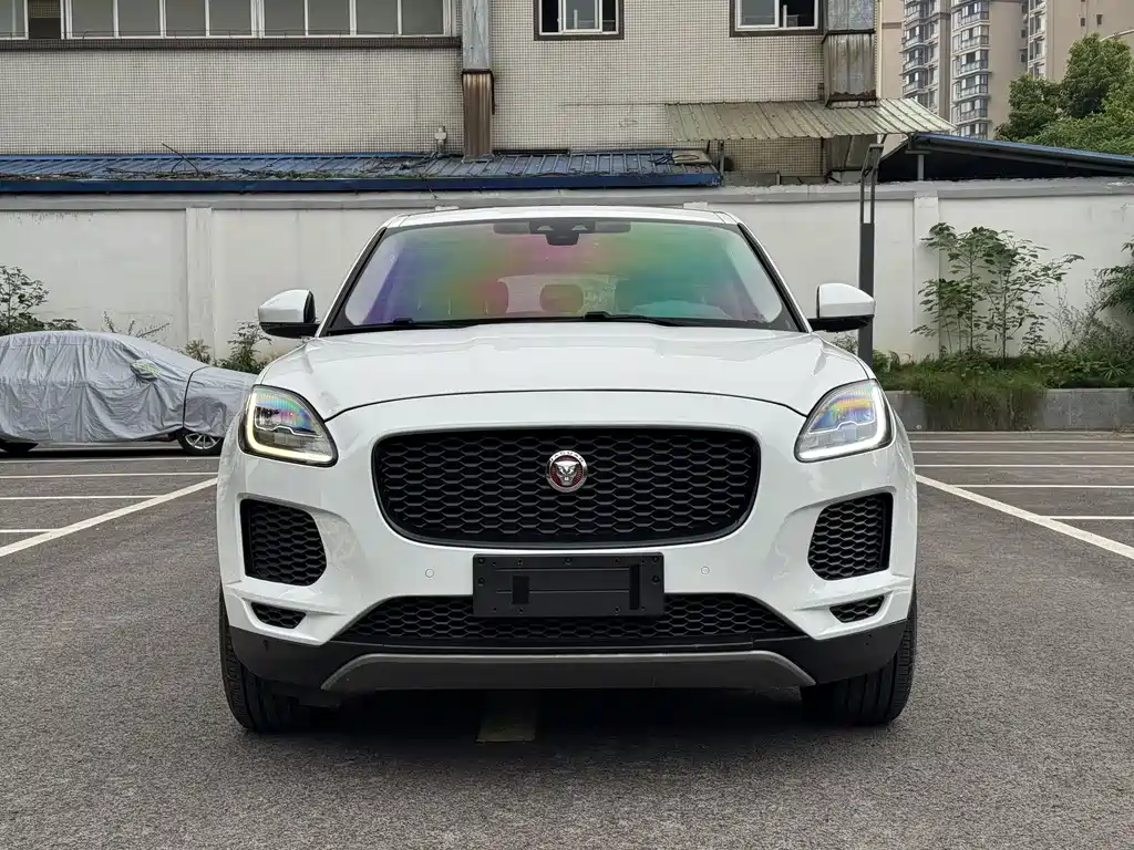 Jaguar E-PACE — миниатюра 2