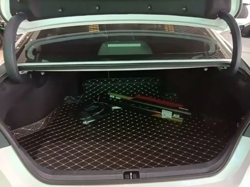 Toyota Camry — миниатюра 19