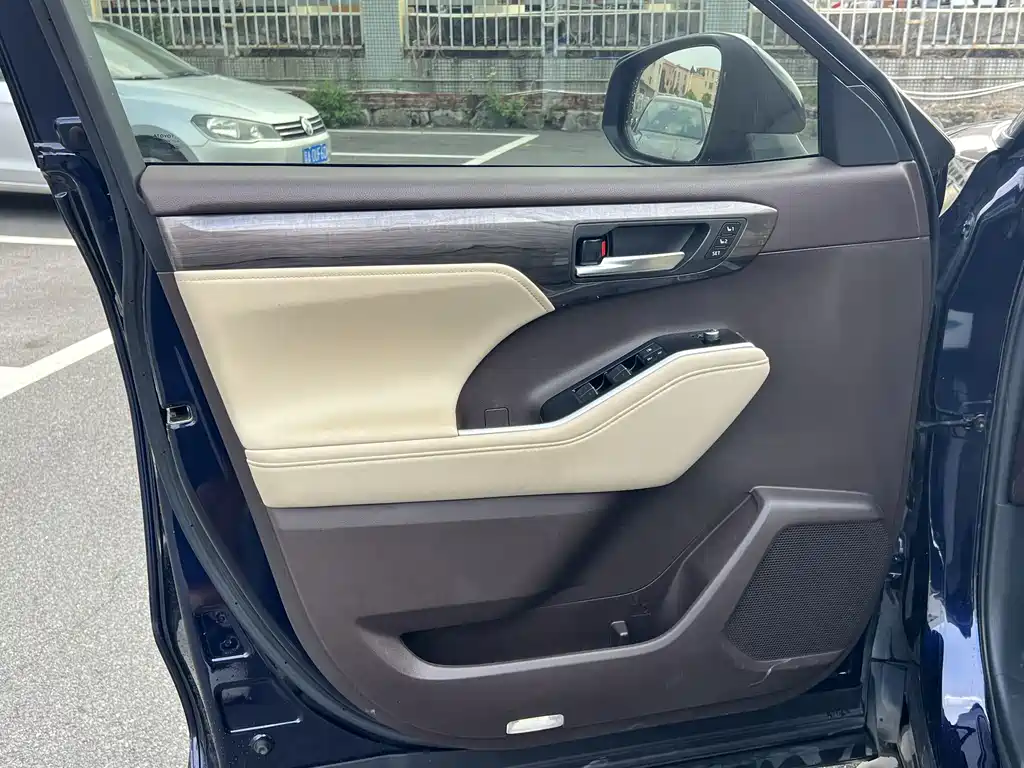 Toyota Highlander — миниатюра 14