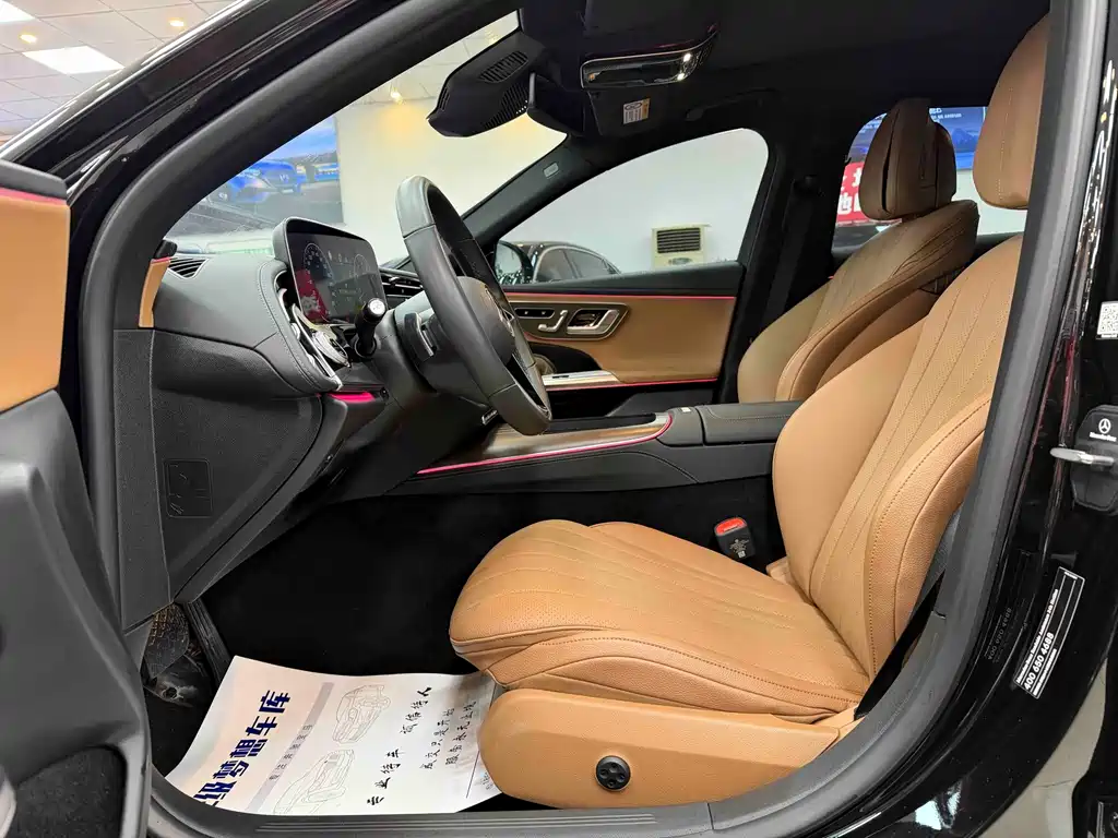 Mercedes-Benz E-Class — миниатюра 9