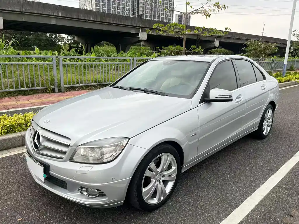 Mercedes-Benz C-Class 2011