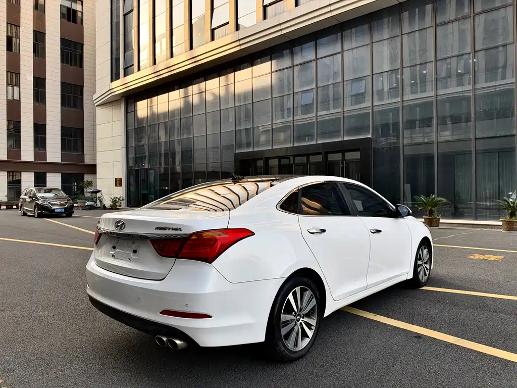 Hyundai Mistra — миниатюра 6