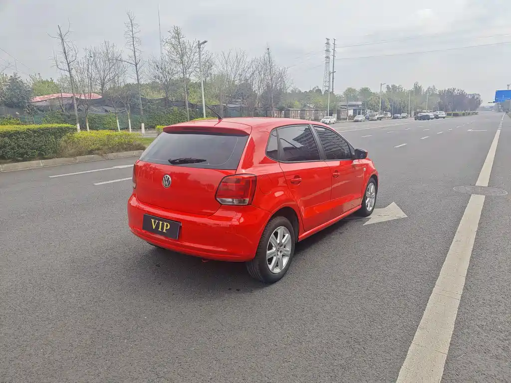 Volkswagen Polo 2011 1.6L AT