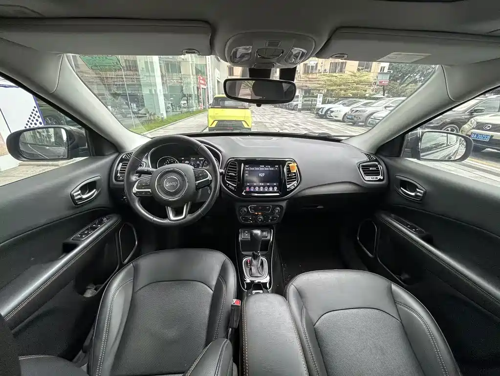 Jeep Compass — миниатюра 9